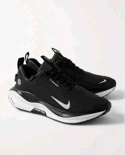 Nikee INFINITY Run 4 React X GORE TEX BLACK WHITE