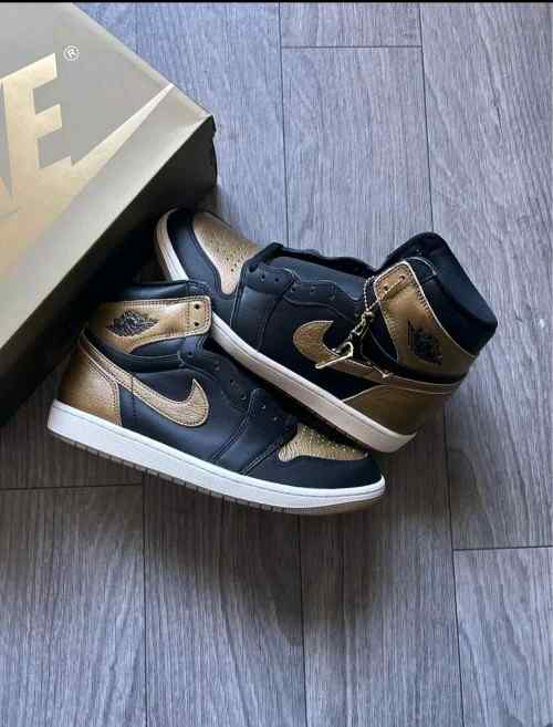 nikee air jordan 1 retro high og BLACK GOLD