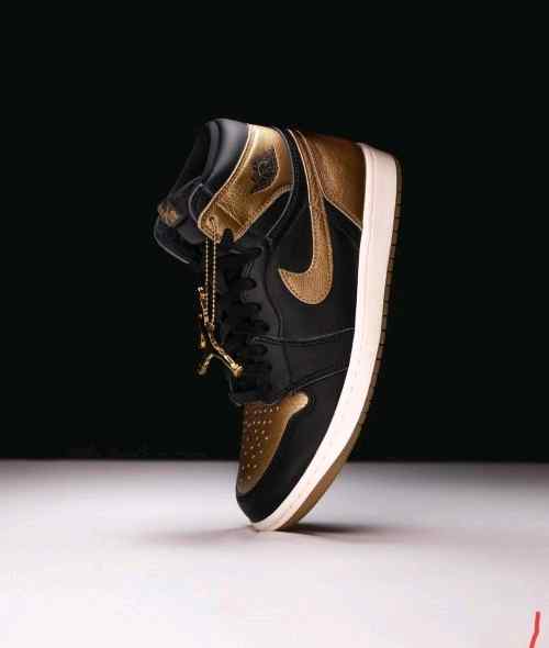 nikee air jordan 1 retro high og BLACK GOLD