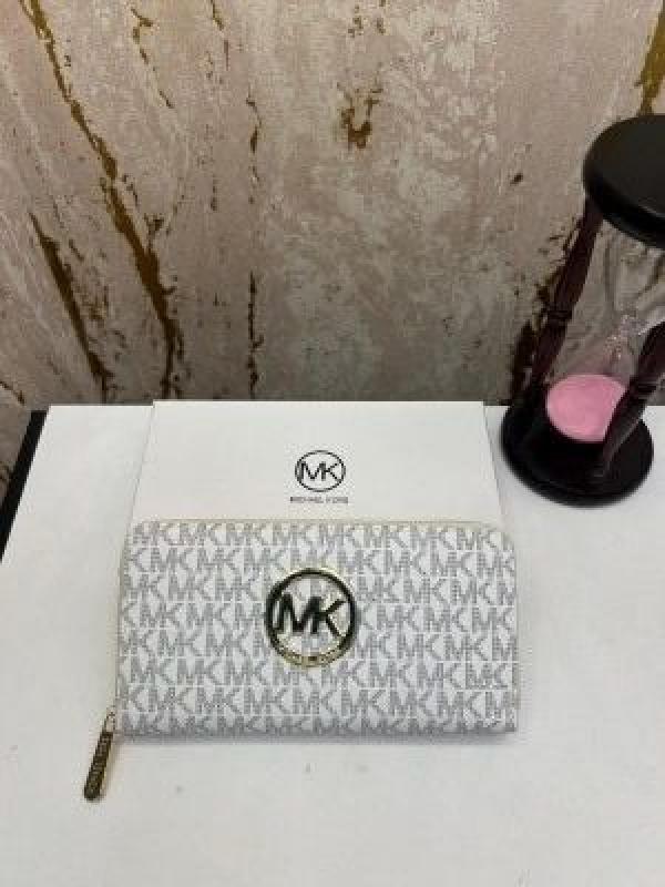 MICHAEL KOR_S PREMIUM LONG WALLET WITH OG BOX 60017 ( WHITE )