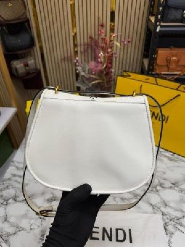 FEND_I COMON FF LOGO PLAQUE HANDBAG WITH OG BOX AND DUST BAG INCLUDING CARRY BAG PREMIUM QUALITY (WHITE)
