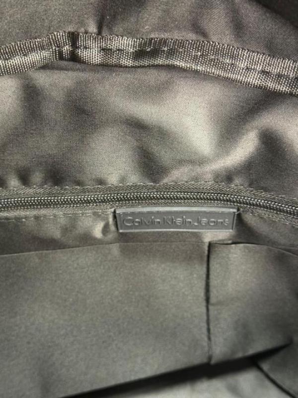 Calvin_Klein Premium Quality Duffle Bag With Strap (C0865-Black)