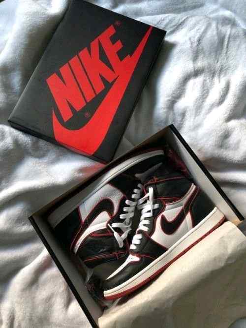 Nikee Air jordan Retro 1 Bloodline Semi UA
