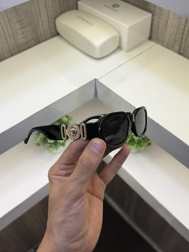 Versac e Medusa 5999 Store Article Sunglass