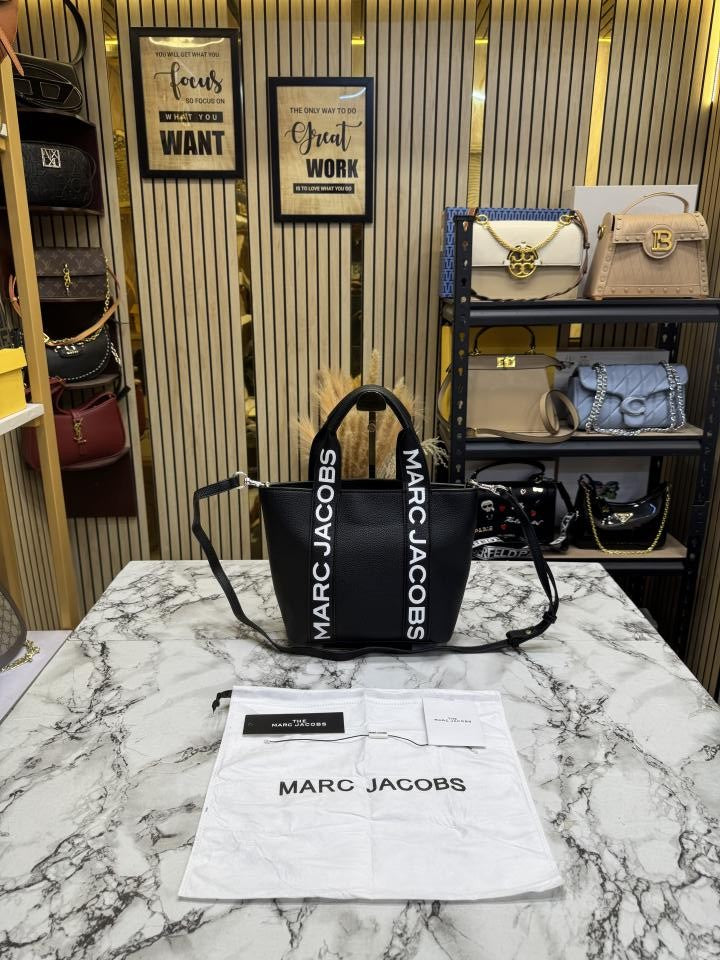 Marc Jacobs Wisteria Small Leather Tote Bag With Dust Bag (Black)