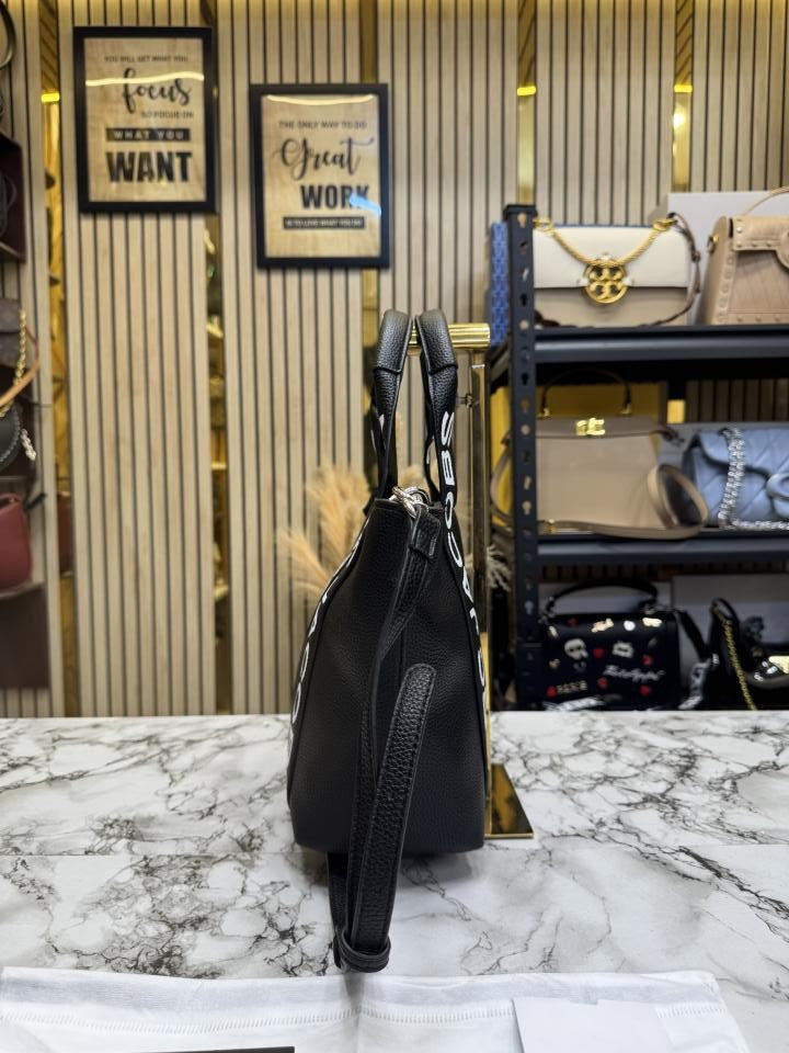 Marc Jacobs Wisteria Small Leather Tote Bag With Dust Bag (Black)