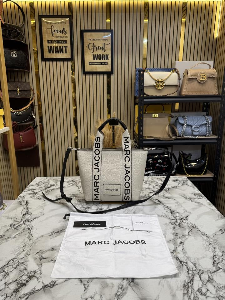 Marc Jacobs Wisteria Small Leather Tote Bag With Dust Bag (white)