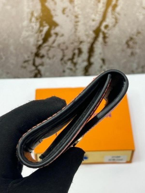 Loui_vuitton premium wallet damage box (213)