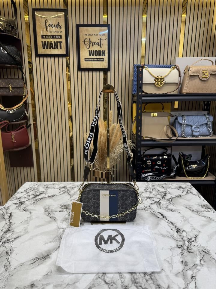 Michael_Kors Jet Set Signature Empire Shoulder Bag With Dust Bag (Black)