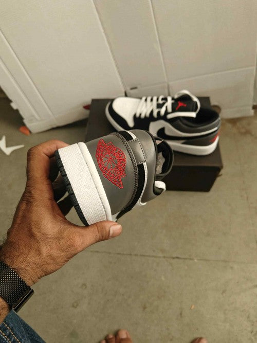 Air Jordan retro 1  Low ash green