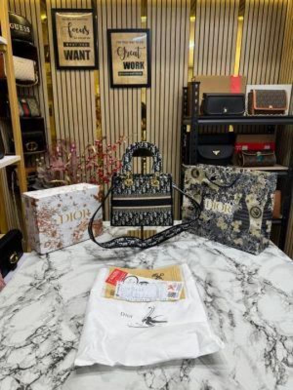 Dior_Lady_Oblique_With_Box_Dustbag_And_CarryBag_(Black-78806)