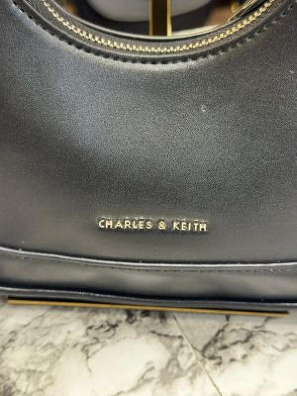 Charle_s & Keith Gift Set In Black Faux Leather Hobo Bag