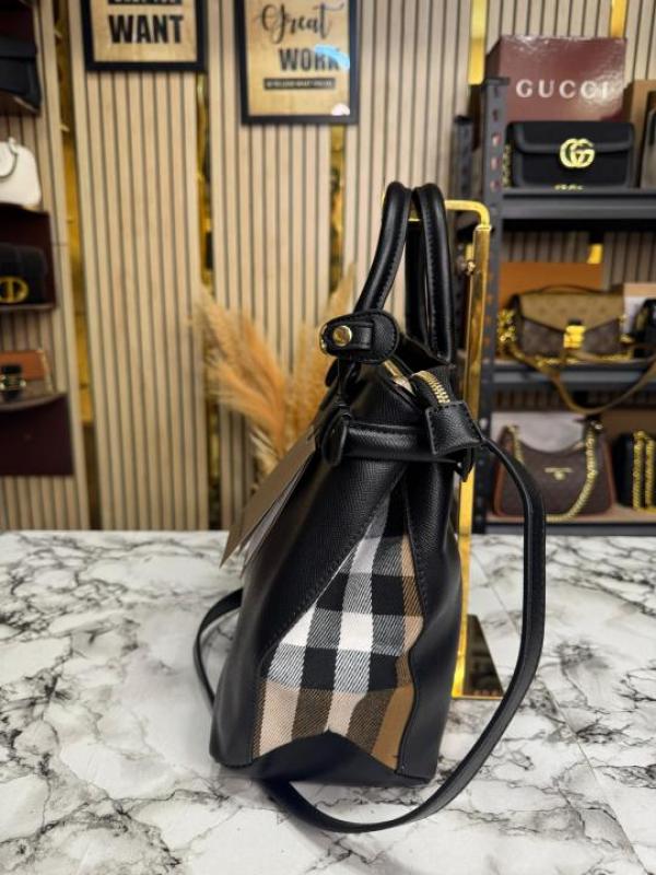 Burberr_y Banner Hand Bag With Dust Bag Including Card (Black)