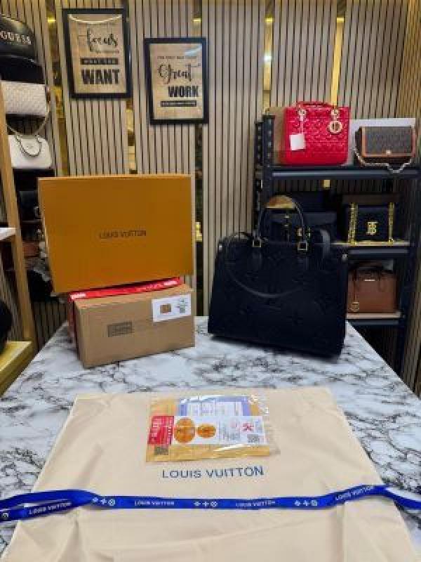 LOUI_S VUITTON ONTHEGO MM EMPREINTE with double og box and dust bag (black) no return