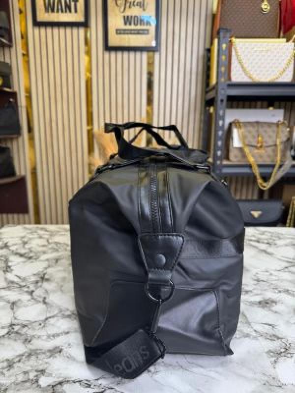 Calvin_Klein Premium Quality Travel Compatible Duffle Bag (Z0840-Black)