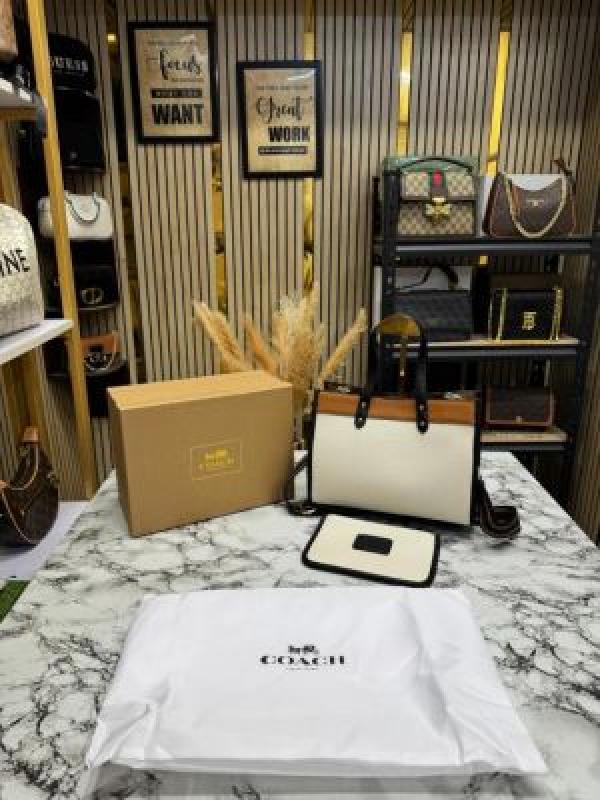 Coach_Field_Signature_Tote_Bag_In_ColorBlock_With_Og_Box_And_Dust_Bag