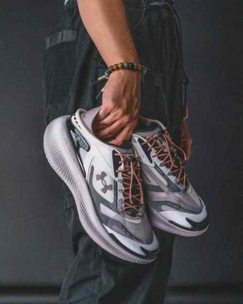Under Armourr Echo SlipSpeed Gray Down Black
