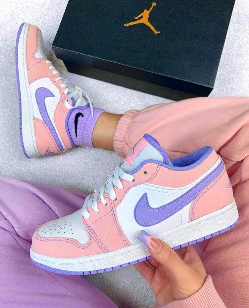 Nikee Air Jordan 1 Low SE Arctic Punch