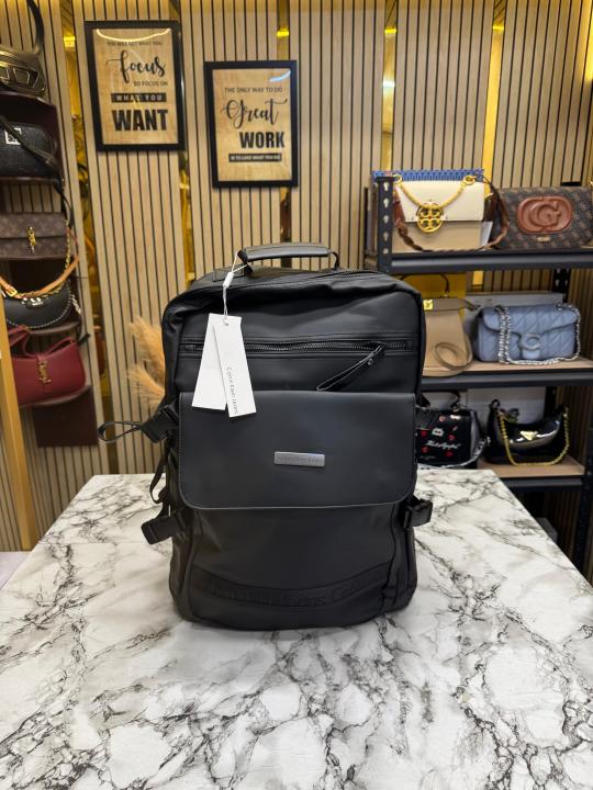 Calvin_Klein Essential Tech-Flap Urban Backpack (C5020)
