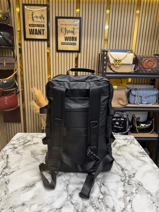 Calvin_Klein Essential Tech-Flap Urban Backpack (C5020)