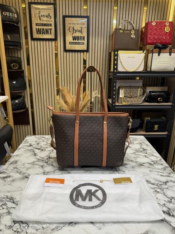 MICHAEL_KORS TOTE BAG WITH BRAND DUST BAG (BROWN)