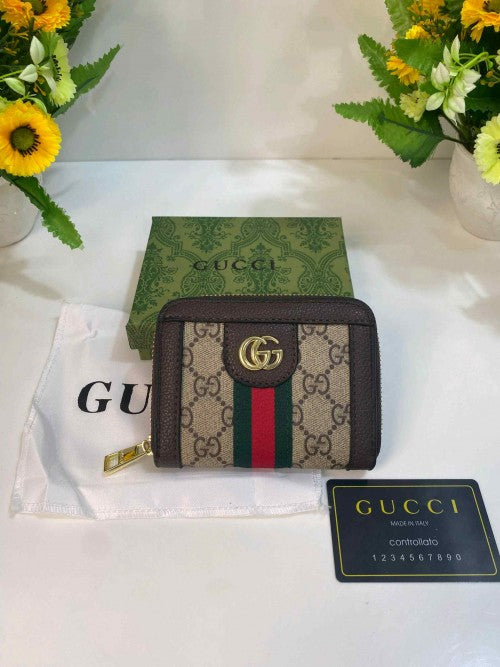 GUCCI_PREMIUM LADIES ZIPPER WALLET WID OG ACCESSORIES 399
