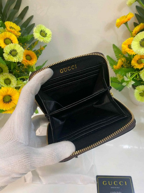GUCCI_PREMIUM LADIES ZIPPER WALLET WID OG ACCESSORIES 399