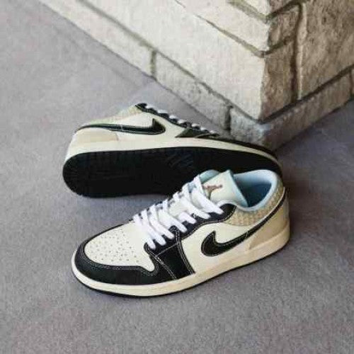 nikee air jordan retro 1 low se coconut milk black