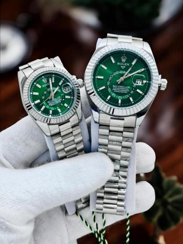 Rolex_Couple_Sky-Dweller_Date-Just_Silver_Green