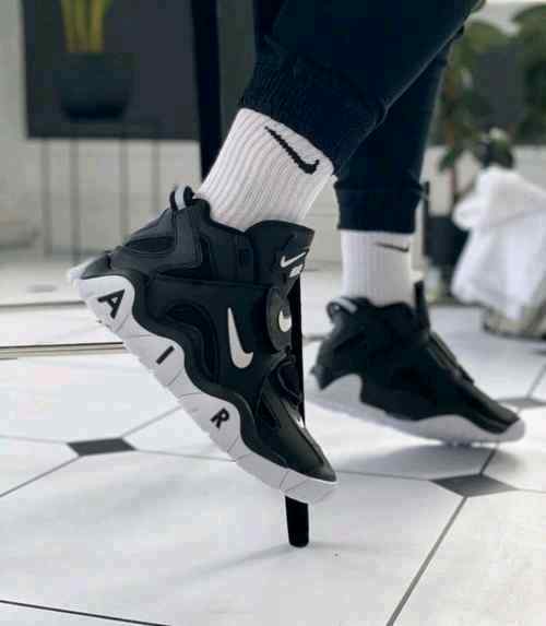 nikee air barrage mid university black