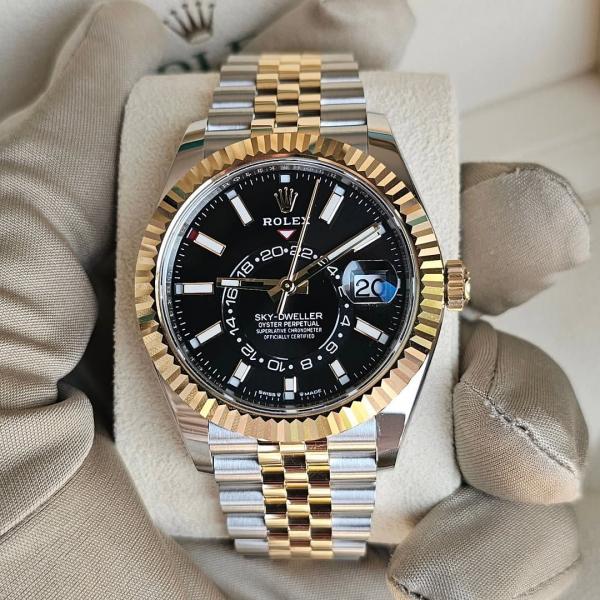 Rolee_x Oyster Perpetual Sky Dweller 2Ton-Gold-Black