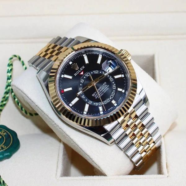 Rolee_x Oyster Perpetual Sky Dweller 2Ton-Gold-Black