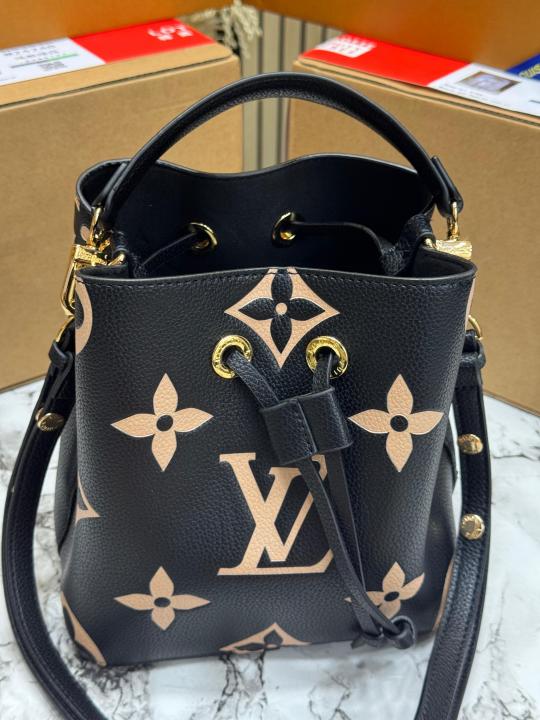 Loui_s Vuitton NeoNoe BB Giant Monogram Leather Bucket Bag (White-Black) (M24248)