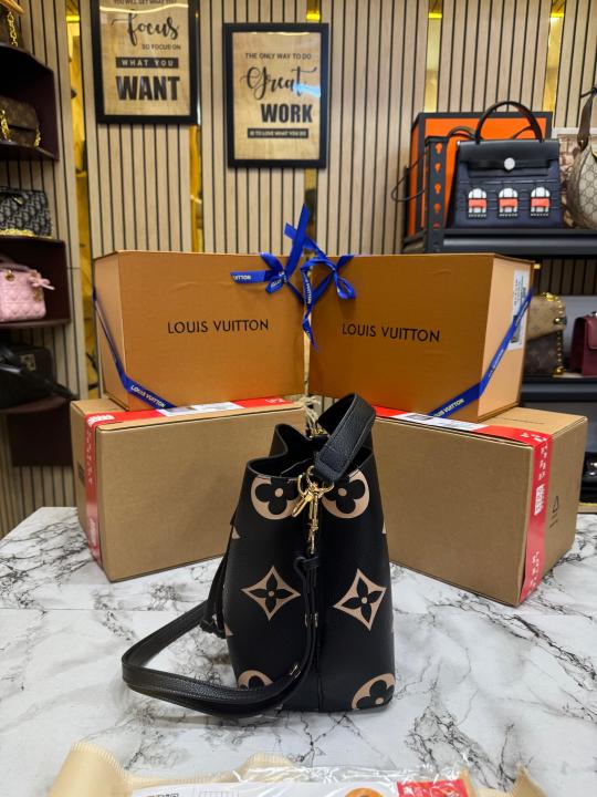 Loui_s Vuitton NeoNoe BB Giant Monogram Leather Bucket Bag (White-Black) (M24248)