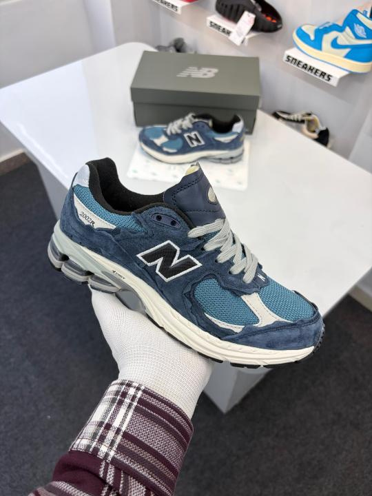 New balanccee 2002R Protection Pack Dark Navy 266