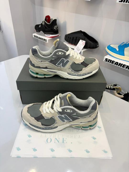 New balancce 2002R Protection Pack Grey 553