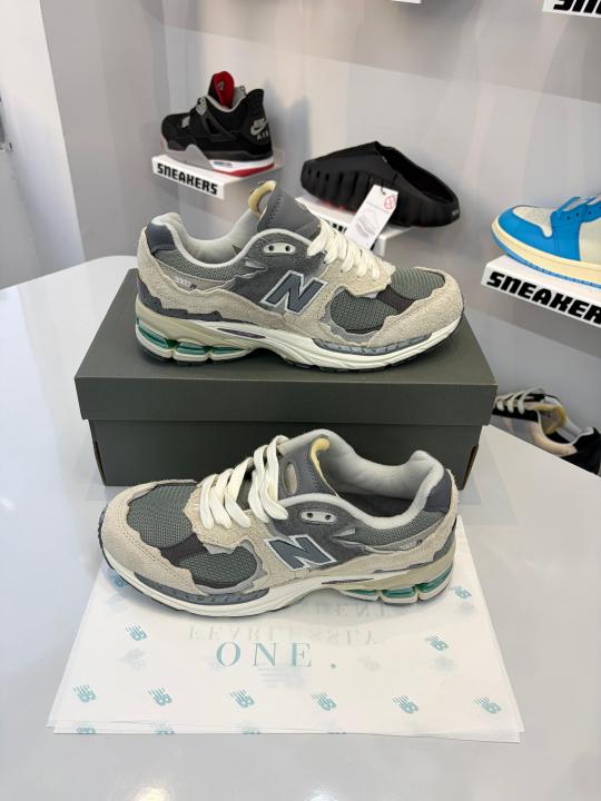 New balancce 2002R Protection Pack Grey 553
