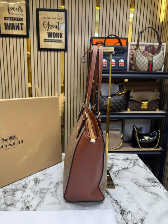 Coac_h City Tote Bag Crafted from Brown Signature Canvas Tote Bag With Box And Dust Bag (361)
