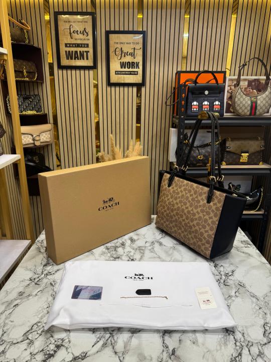 Coac_h City Tote Bag Crafted from Apricot Black Signature Canvas Tote Bag With Box And Dust Bag (361)