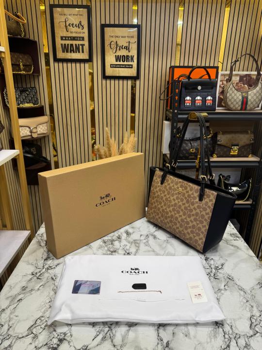 Coac_h City Tote Bag Crafted from Apricot Black Signature Canvas Tote Bag With Box And Dust Bag (361)