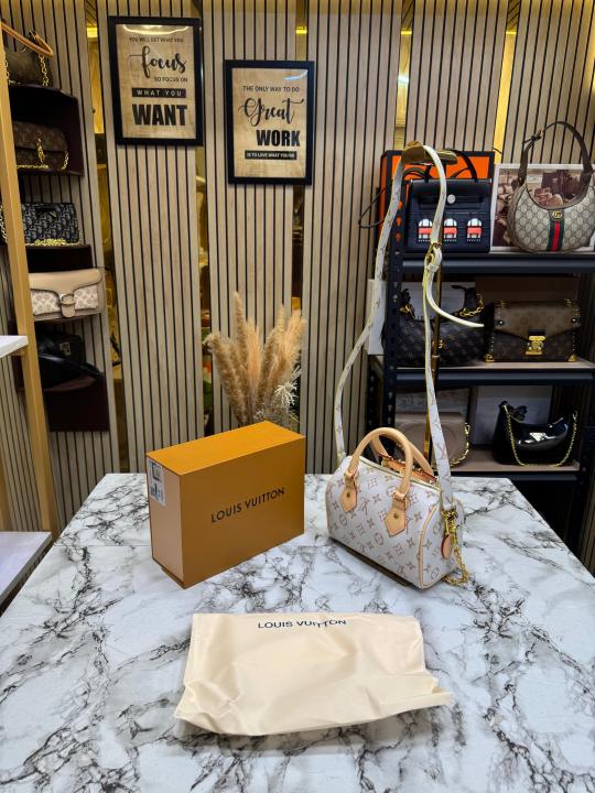 Loui_s Vuitton Monogram Eclipse Speedy Chain Bag (White-9600)