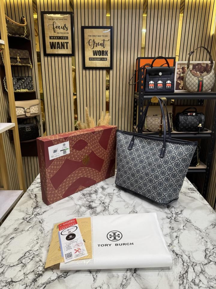 Tory Burc_h  t monogram canvas tote with og box and dust bag with pouch (black)