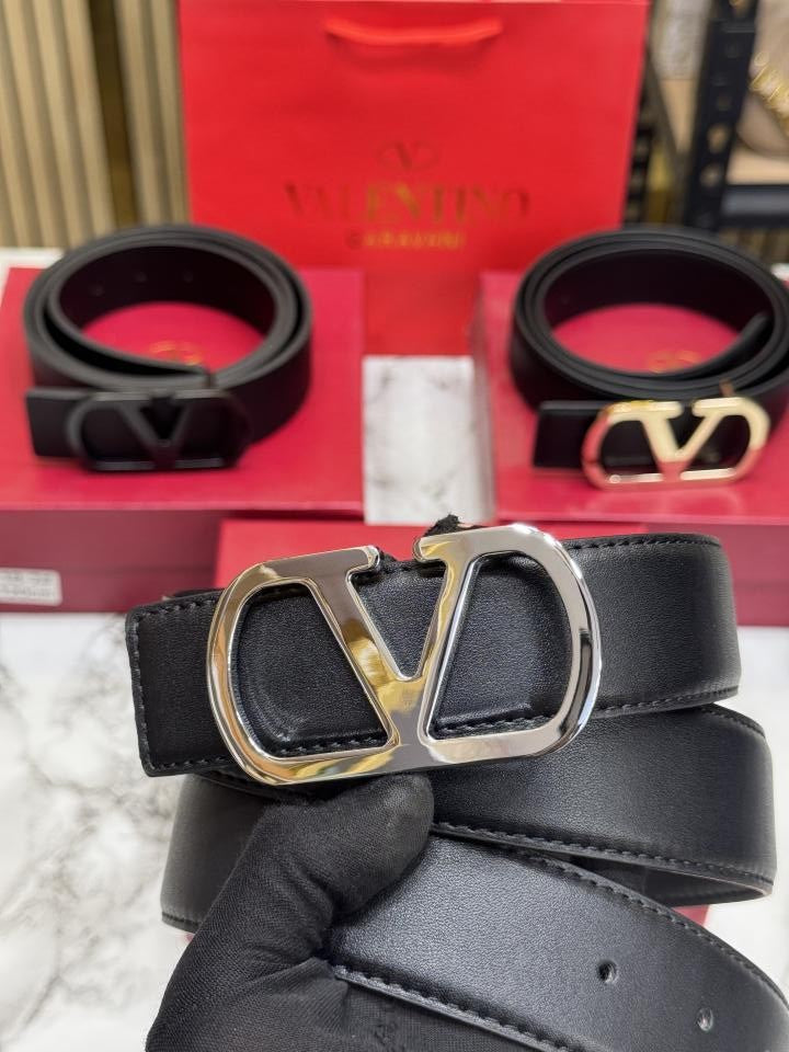 Valentino_Garavani_VLogo_Buckle_Signature_Belt_In_Antique_Brass_Finish_(18-3)