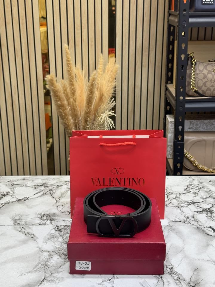 Valentino_Garavani_VLogo_Buckle_Signature_Belt_In_Antique_Brass_Finish_(18-2)