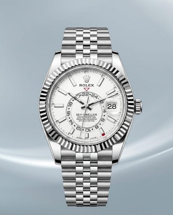 Rolee_x Oyster Perpetual Sky Dweller Silver-White