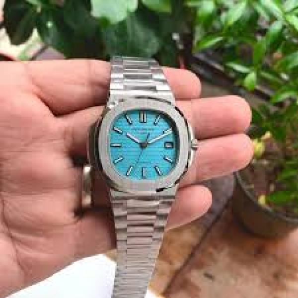 Patek_Philippe Nautilus Silver-Tiffany Blue