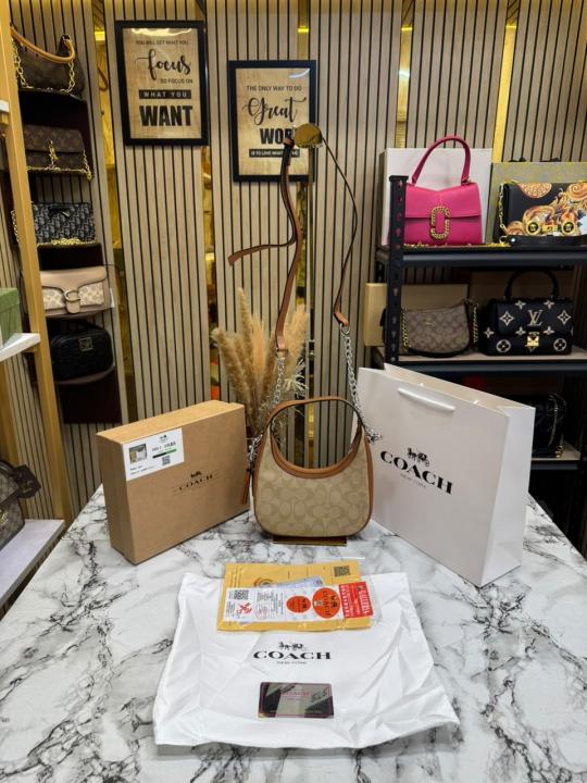 Coac_h Signature Canvas Crescent Bag With Box And Dust Bag Including Carry Bag (5006-2)