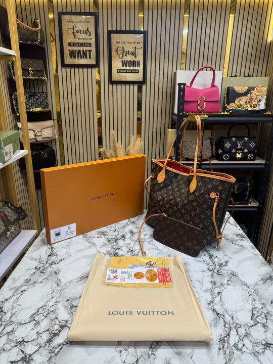 Loui_s Vuitton Neverfull Premium Quality Tote Bag With Box And Dust Bag (Brown monogram)