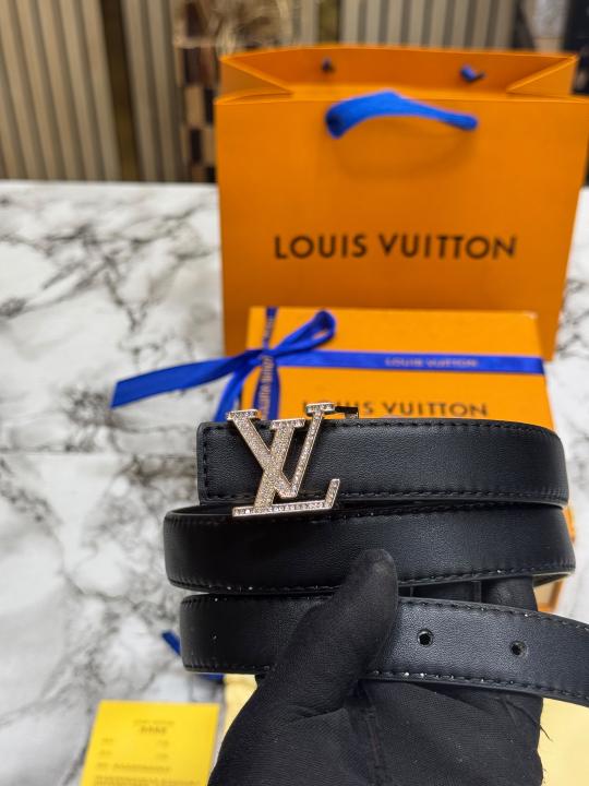 Loui_s Vuitton LV Initials Gold Diamond Buckle Premium Leather Belt (6)