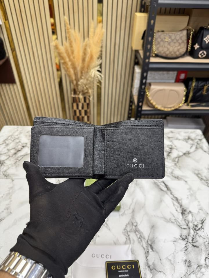 Gucc_i Signature GG Leather Bifold Wallet With Og Box And Dust bag Black (C4131)